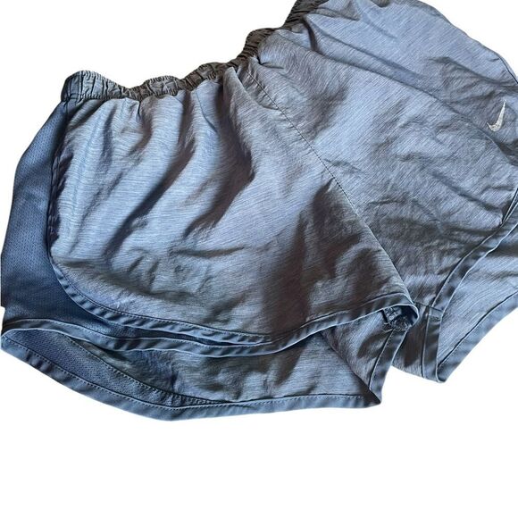 Nike Women's Light Blue Athletic Shorts lined great condition see pics - Picture 1 of 2